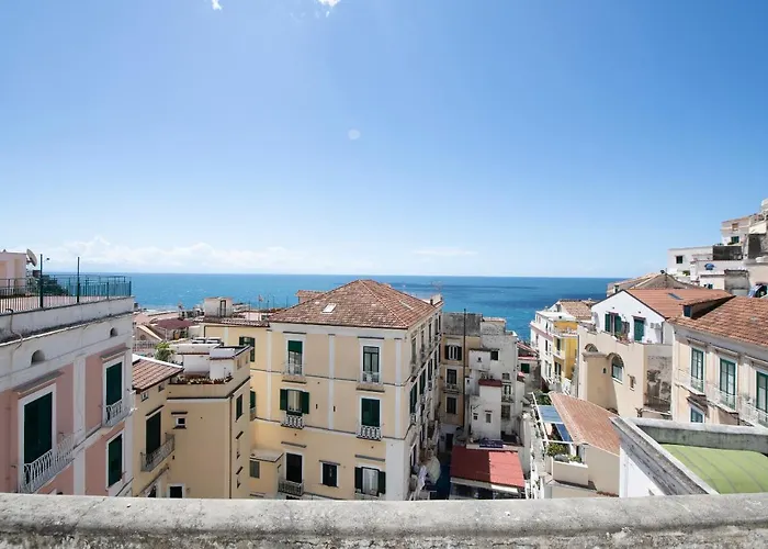 Amalfi Old Square Room & Apartments , 73 Steps From The Street