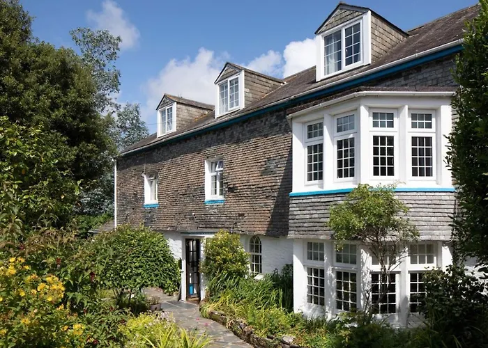 Pendennis Lodge