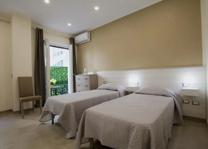 Six Rooms Napoli
