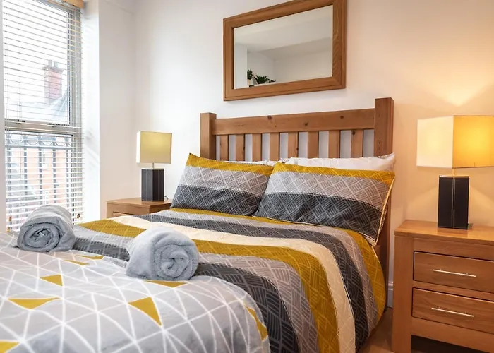 The Old Library - Newbury Town Centre - Within Easy Reach Of Train Station And Racecourse - Excellent Road Links Via The A34 And M4