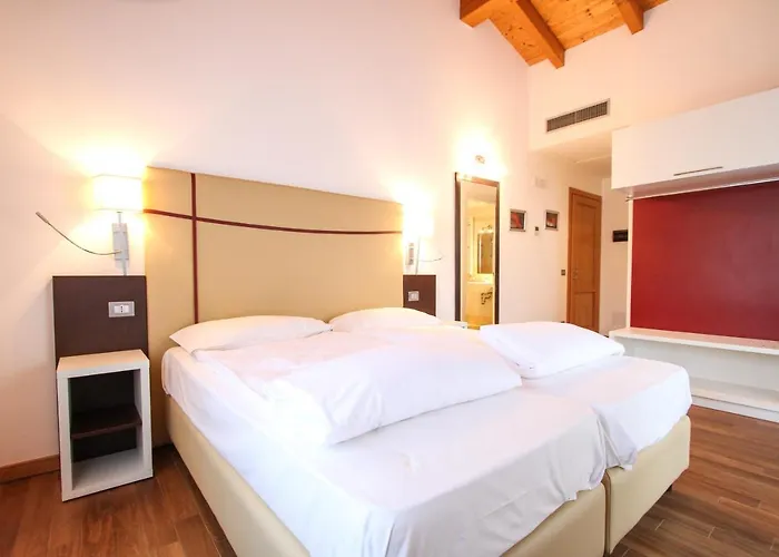 Thai Orchidee Restaurant&Rooms Garda 