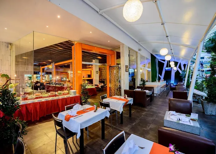 White Peach Hotel Karon