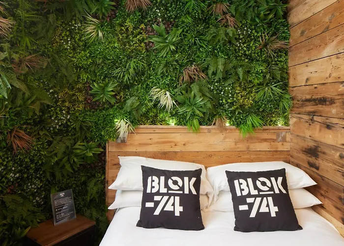 Blok-74 Hotel Brighton