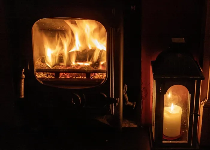 Romantic Log-Burner Cornish Cottage Private Garden Dogs Welcome