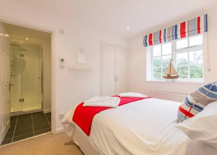 Itchenor Sailing Club Hotel Chichester