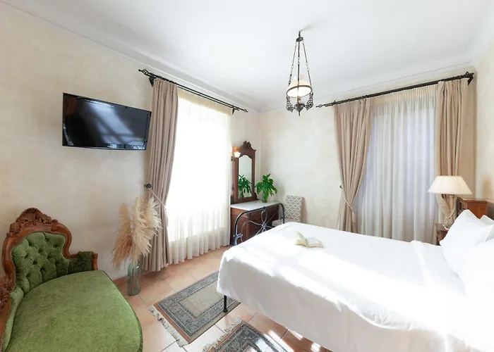 Nafsimedon Hotel
