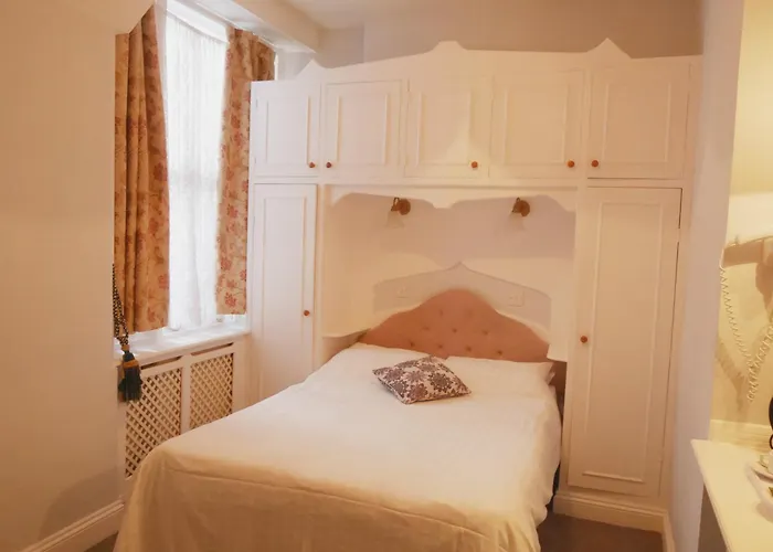 Maranton House Hotel