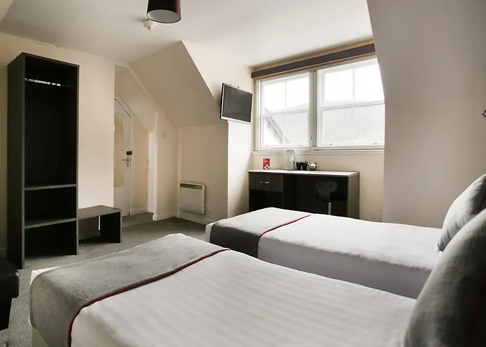 The Breadalbane Arms Room Only Hotel
