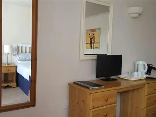 A35 Pit Stop Rooms Axminster