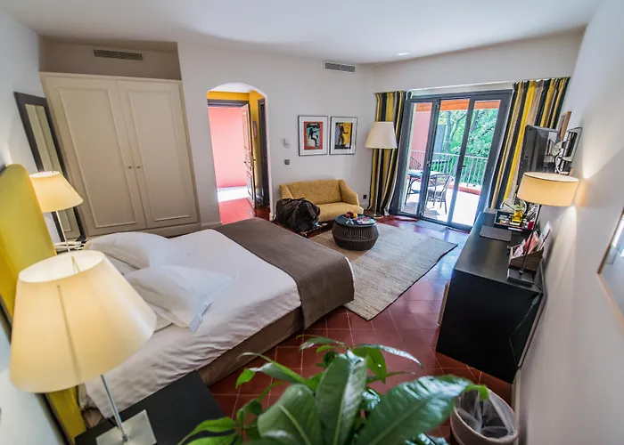 Hotel****Spa & Restaurant Cantemerle