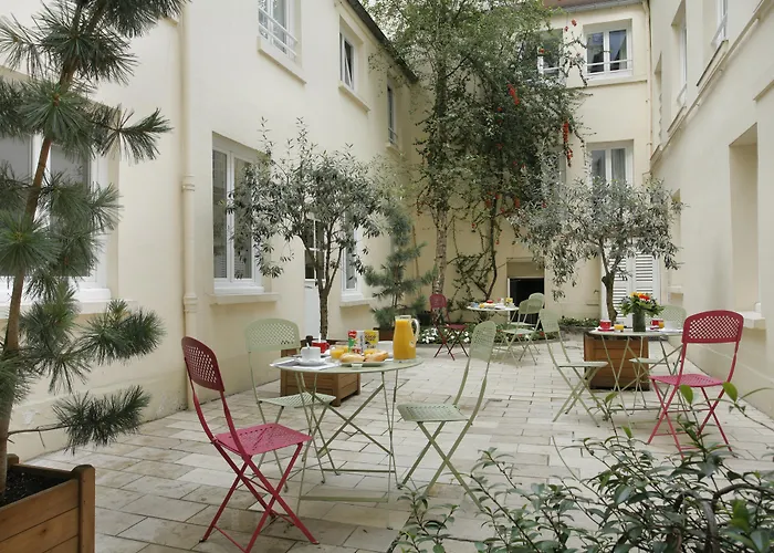 Hotel Lecourbe, Paris Tour Eiffel