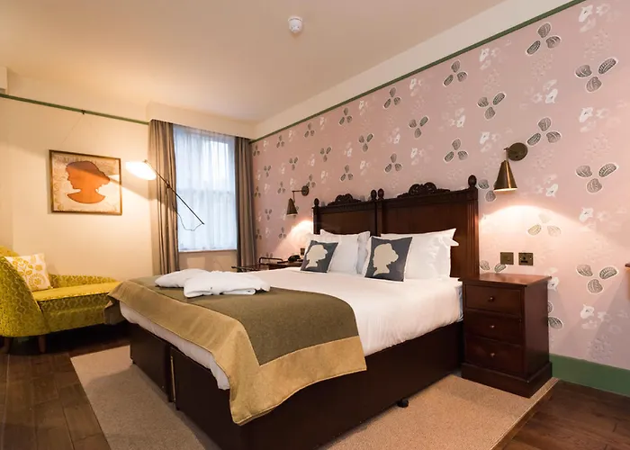 Morton Hotel
