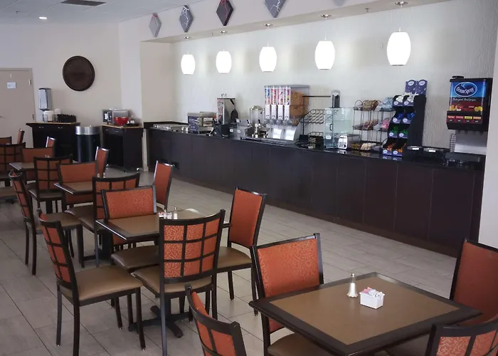 Ramada By Wyndham Lexington North Hotel & Conference Center