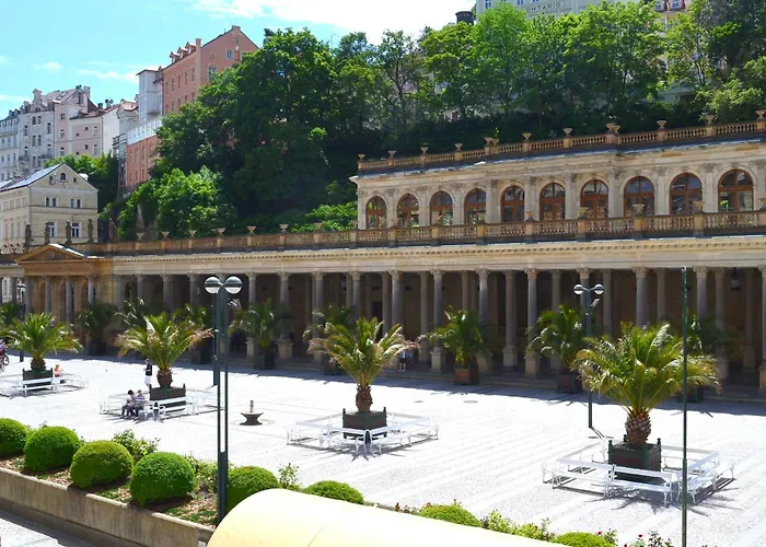 Hotel Petr KLV