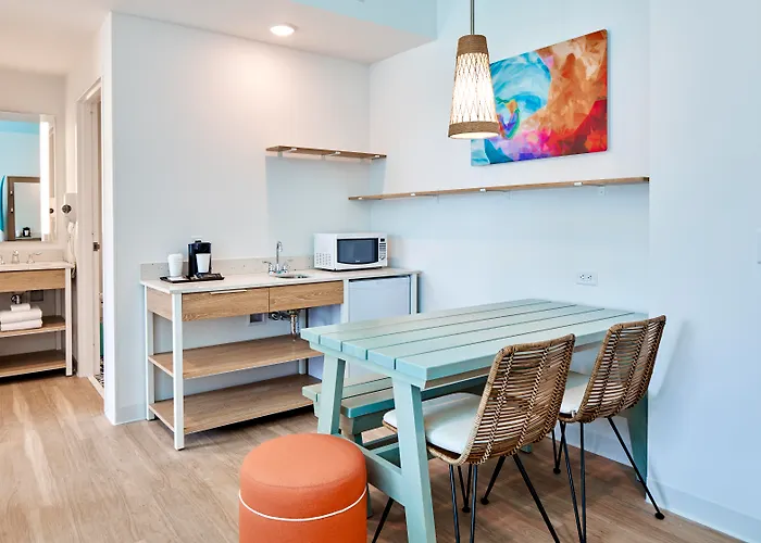 Universal's Endless Summer Resort - Surfside Inn&Suites Orlando