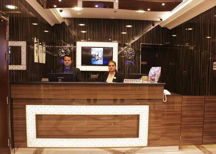 Montreal Naif Hotel