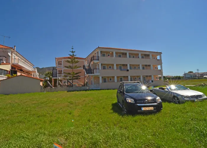 Athina Apartments Kalamákion