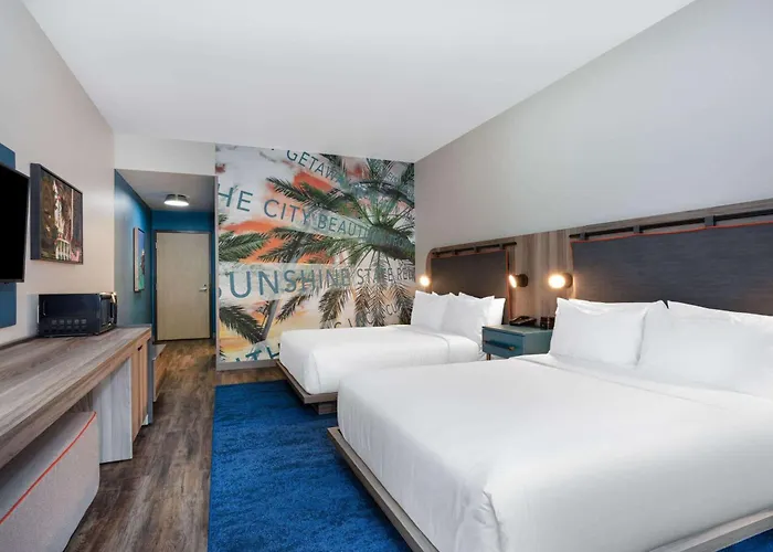 Tryp By Wyndham Orlando Hotel Williamsburg