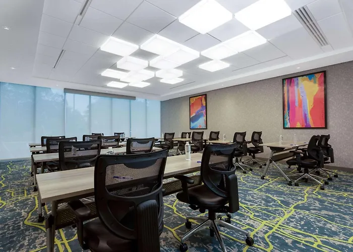 Tryp By Wyndham Orlando Hotel Williamsburg