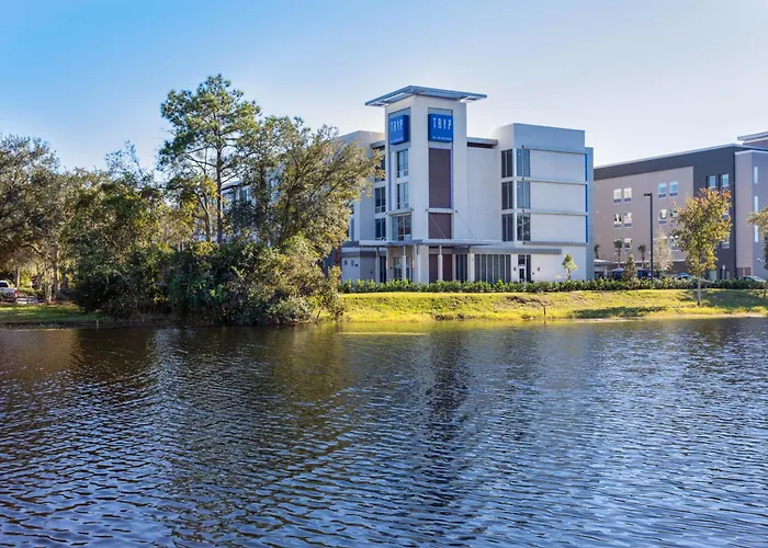 Tryp By Wyndham Orlando Hotel Williamsburg