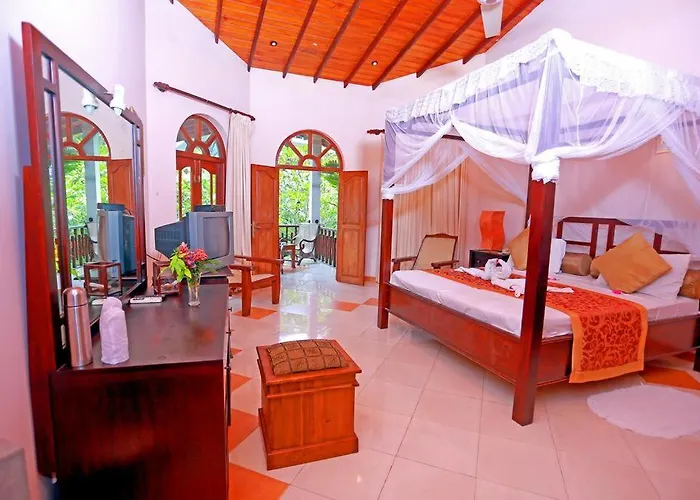 Hotel Bentota Village