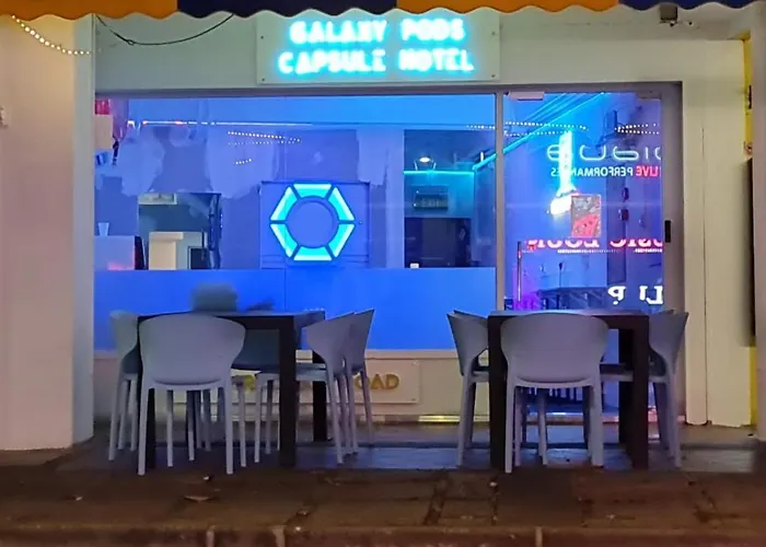 Galaxy Pods Capsule Hotel Boat Quay Singapura