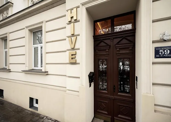 Hive Family House