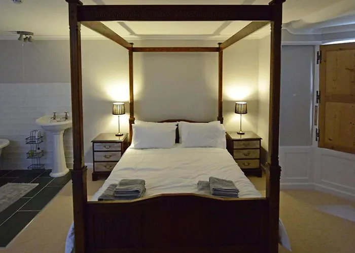 Rounceval House Hotel Chipping Sodbury
