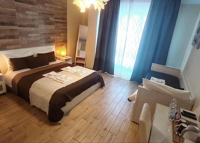 Pisa City Lodge