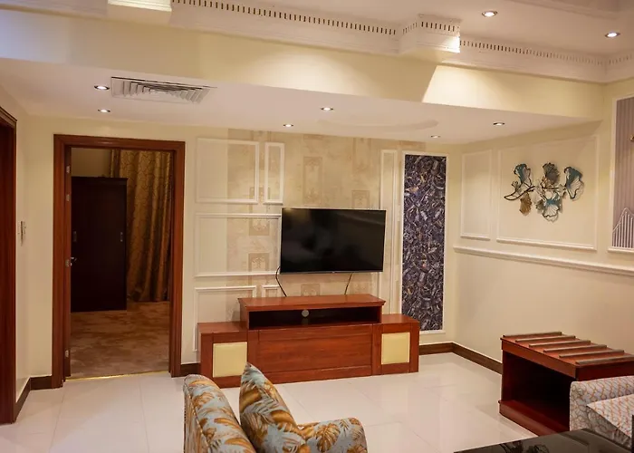 Meral Crown Hotel