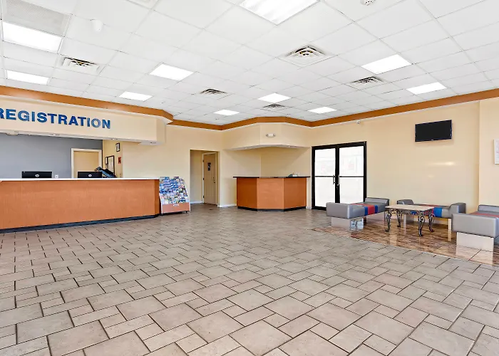 Hotel Baymont By Wyndham Orlando North Millenia