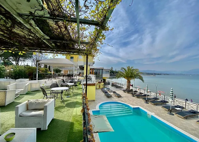 Hotel Estee Desenzano del Garda