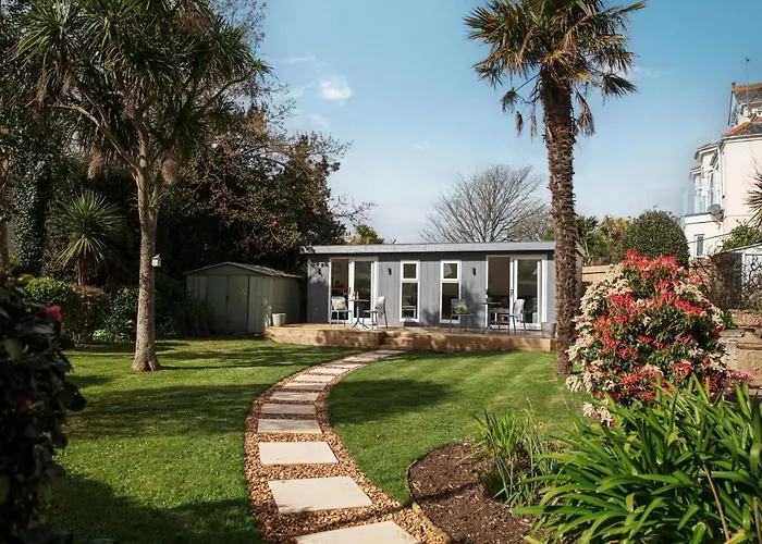 Gyllyngvase House