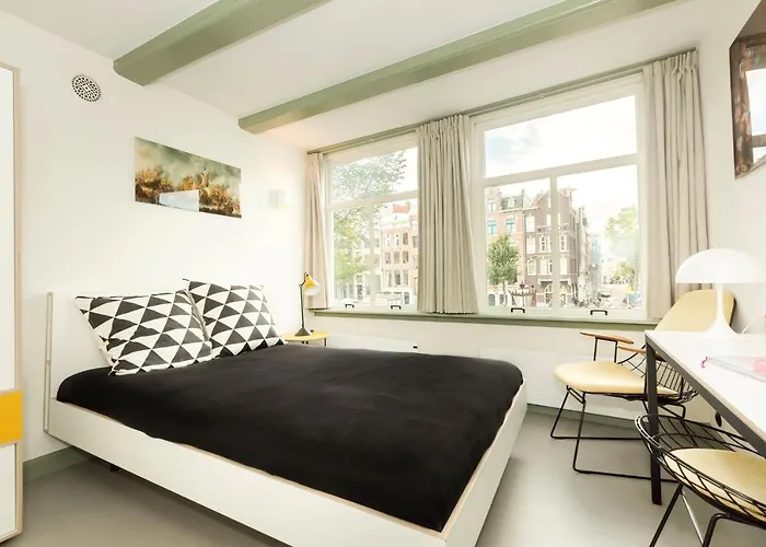 The Red Ox - Super Central Canal View Rooms
