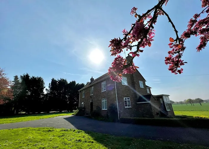 Plumpton House