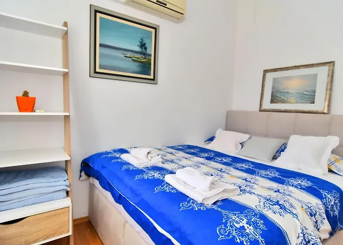 Apartments And Rooms Anika