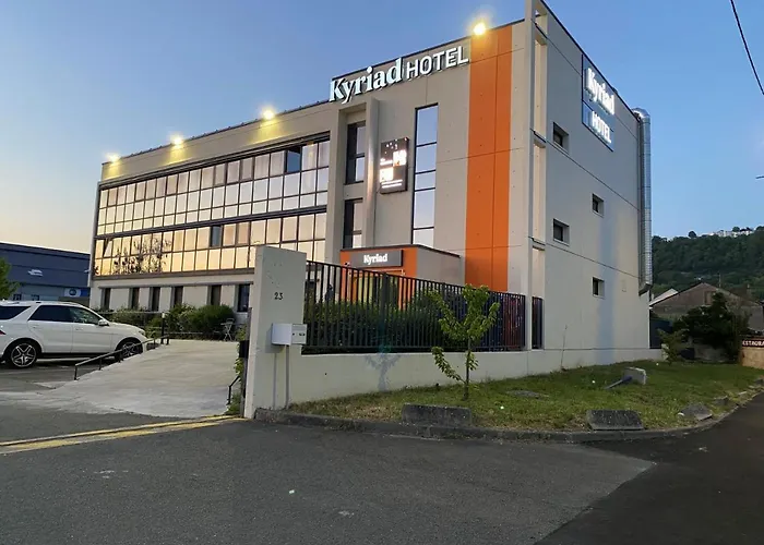 Hotel Soleil d’été à Sotteville-lès-Rouen