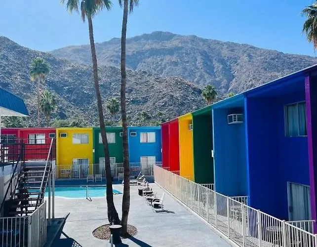 Delos Reyes Palm Springs