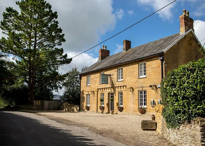 The Queens Arms Poyntington
