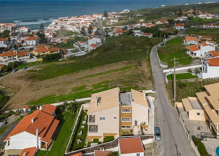 Azenhas Do Mar Valley House