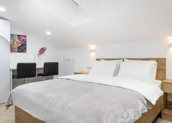 Theatre Boutique Apartments