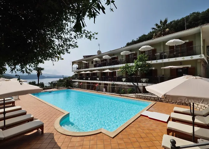Bella Vista Hotel Studios & Apartments