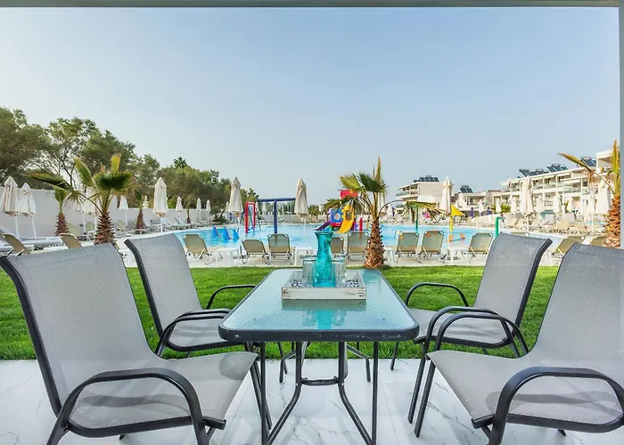 Anna Family Aparthotel Pefkochori