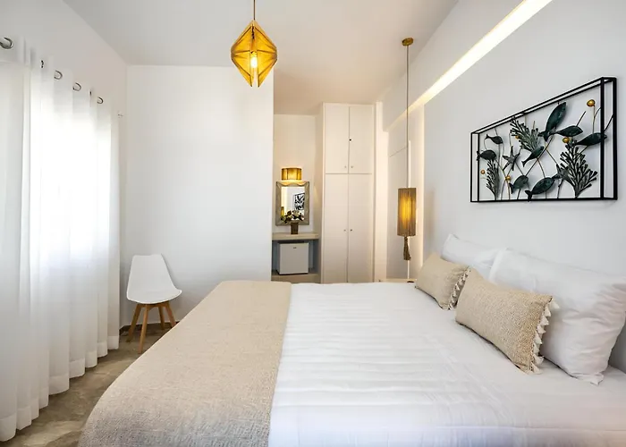 Vinas Place City Center Fira 