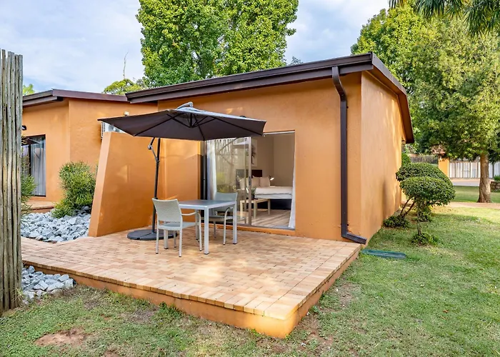 African Sky Hotels - Pine Lake Inn White River