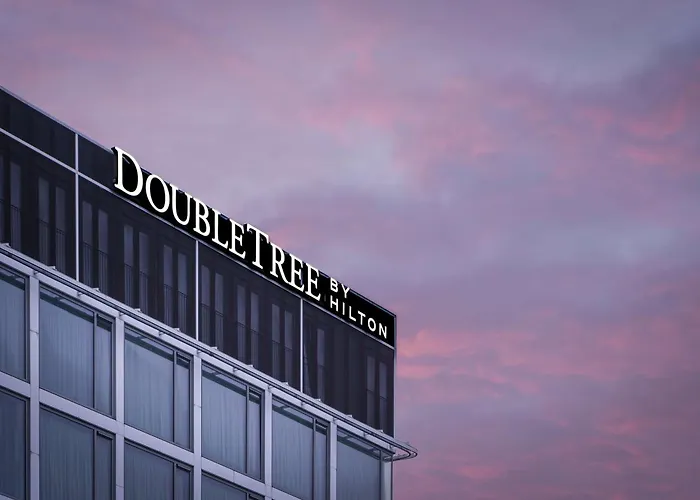 DoubleTree by Hilton Amsterdam - NDSM Wharf Hotel