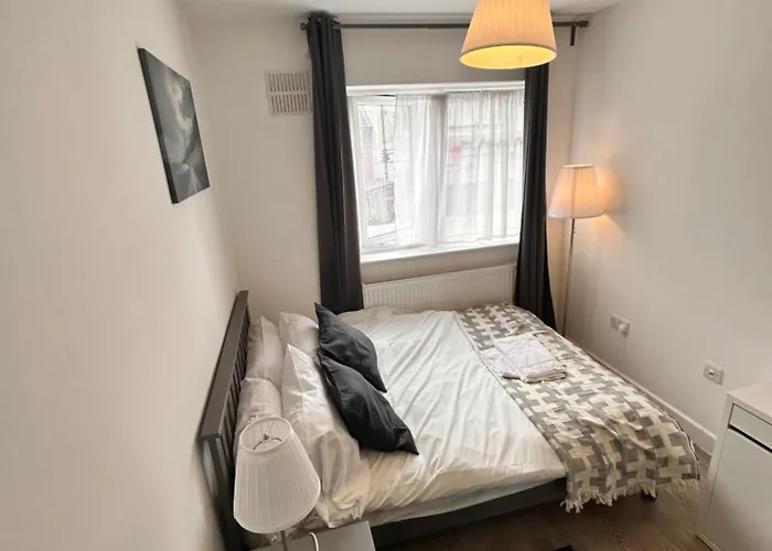 Double And Single Rooms In Bromley By Bow London