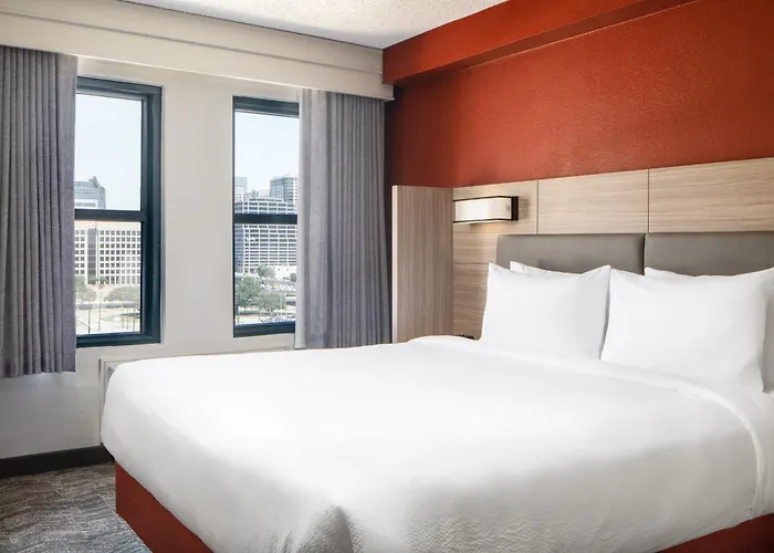 Springhill Suites By Marriott Dallas Downtown / West End