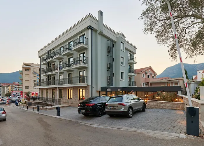 Hotel Diplomat By Aycon Budva