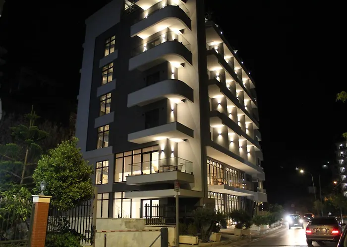 The Queen'S Lion Premium Hotel Saranda